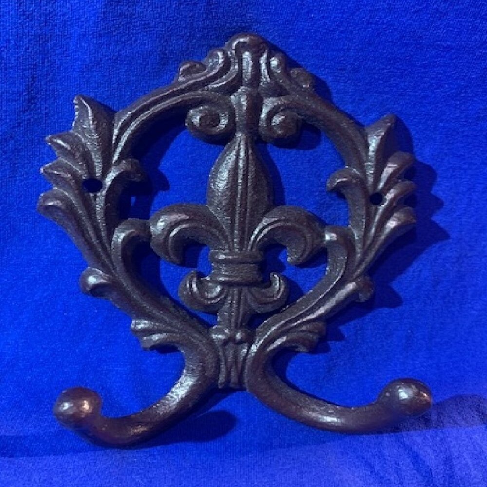 Wall Mounted Fleur-De-Lis Double Hook 6 3/8" tall by 5" wide 021-22204